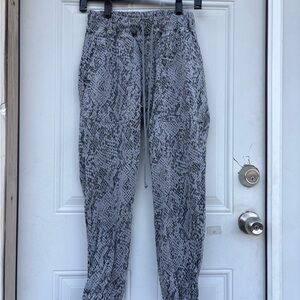 Bella Dahl Gray Snake-Print Joggers for Men